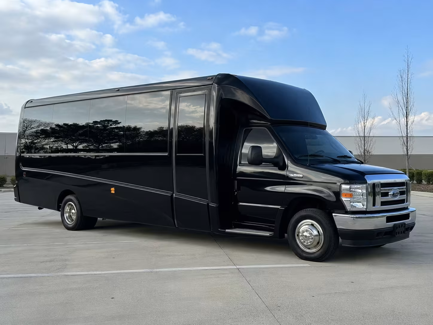 sandy 18 passenger minibus rental