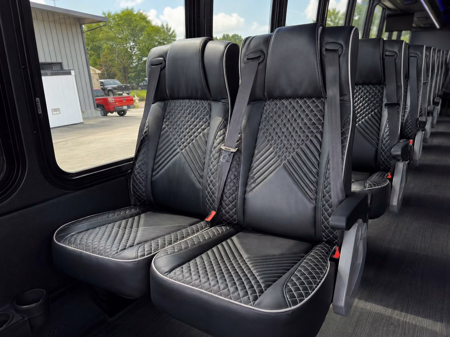 sandy bridal party minibus rentals from suite to altar