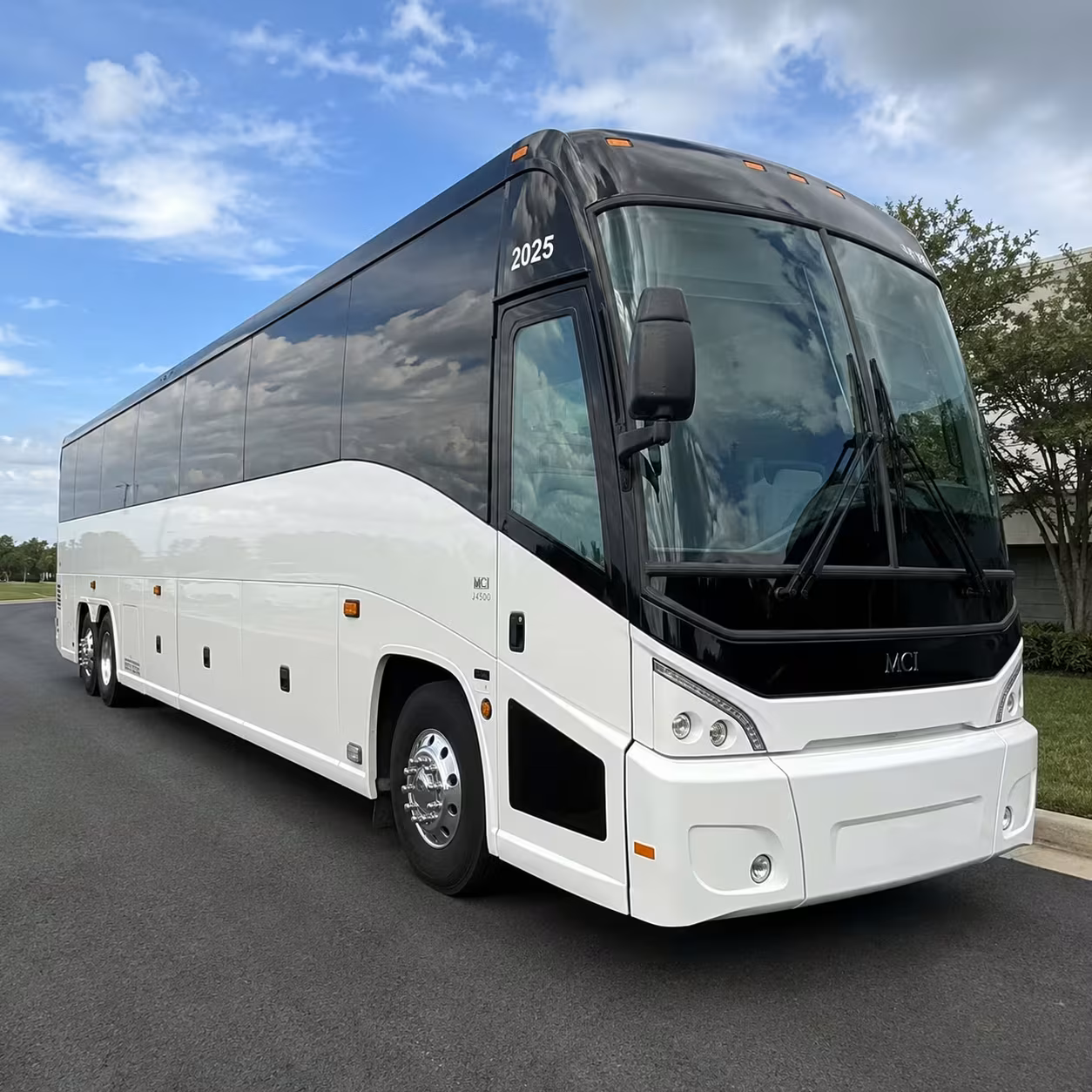 sandy charter bus rentals for sports teams and fans